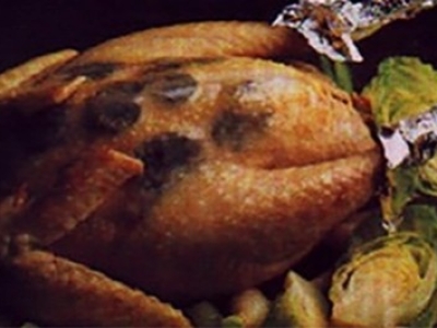 Poularde au bouillon cristal et truffes noires