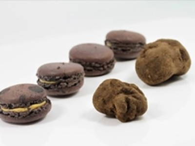 Macarons à la truffe noire