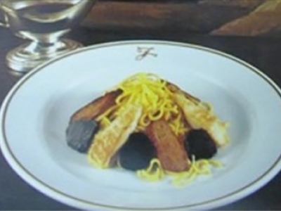 Timbale de nouilles aux truffes noires