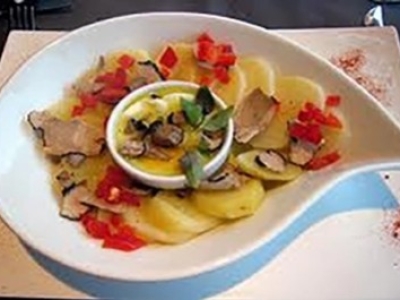 Salade de pommes de terre aux truffes d'été